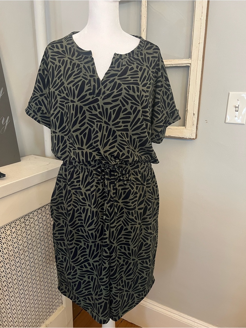 Banana Republic Olive & Black Abstract-Print Midi Dress
